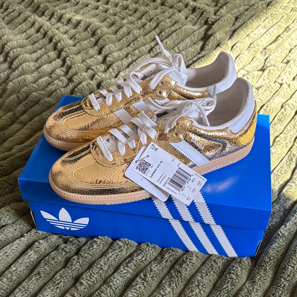 NIB Adidas Gold Original Sambas W8.5